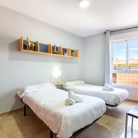 Lovely & Luxury Penthouse In Playamar 托雷莫利诺斯